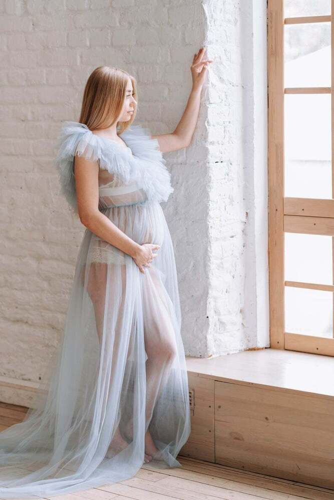 Abito Fotografico Premaman Lungo Fino Al Pavimento In Tulle Con Scollo A V E Scollo A V RB14