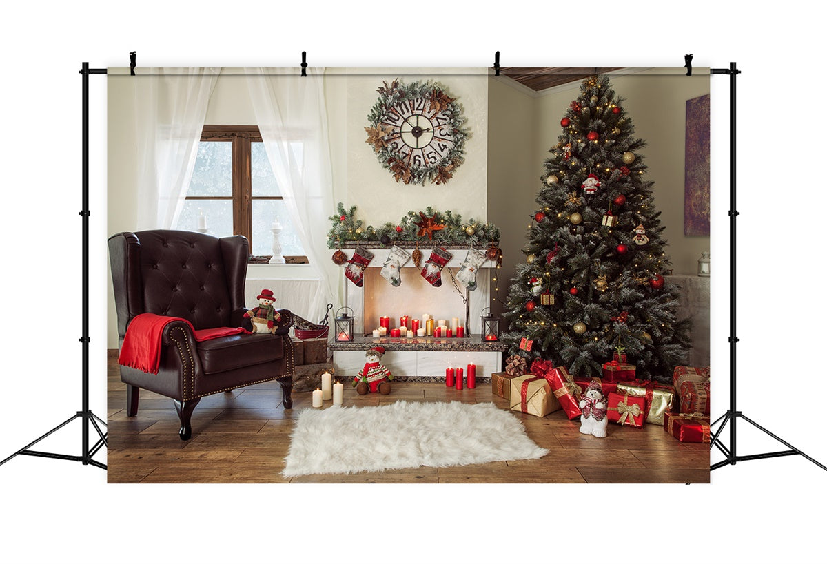 Classico Albero Di Natale E Accogliente Poltrona Sullo Sfondo BRP8-310
