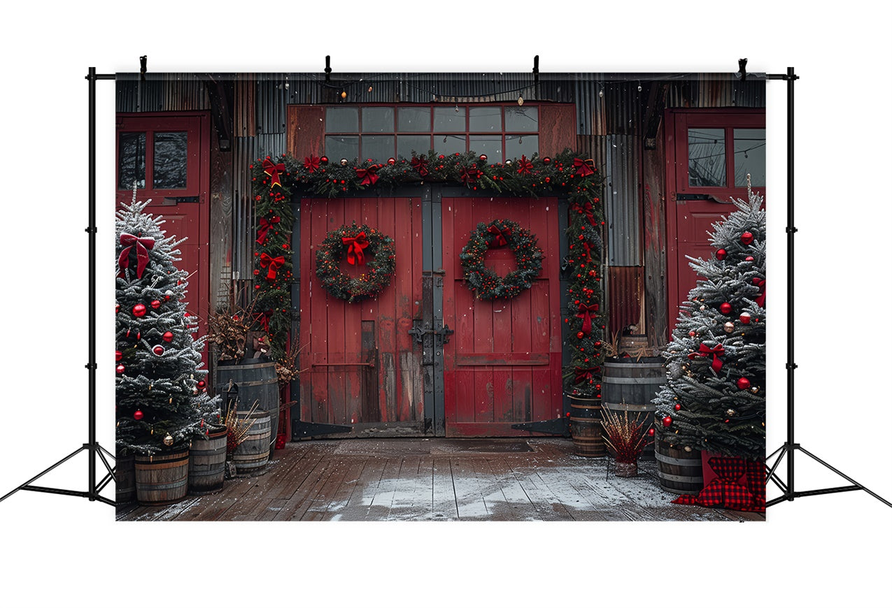 Fienile Natalizio Rosso Con Ghirlande E Decorazioni Per L'Albero Sullo Sfondo BRP9-80