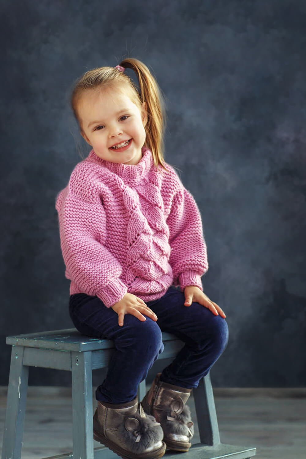 Sfondo Nero Per Fotografia Di Ritratto Astratto Del Vecchio Maestro DBD-19486