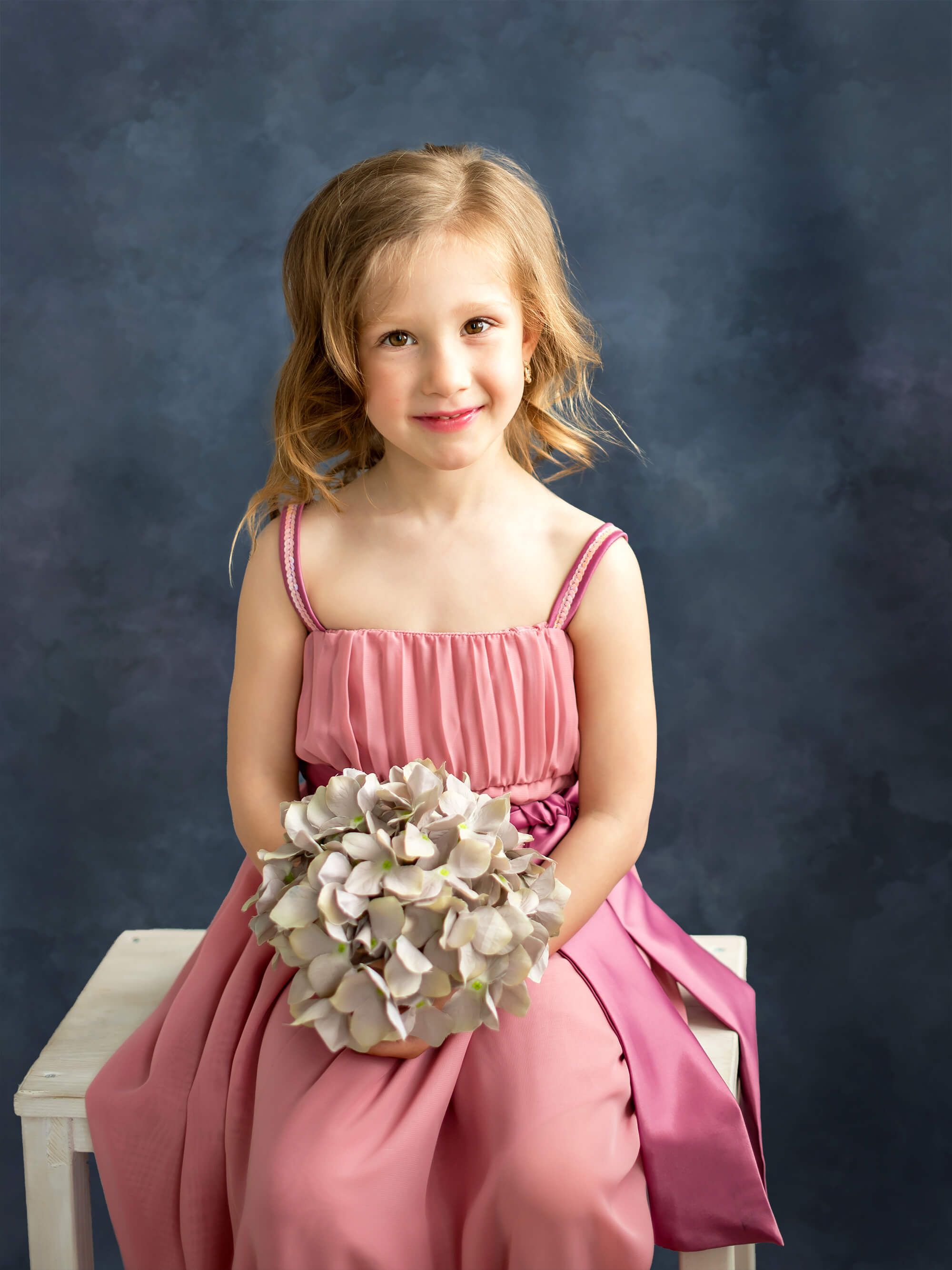 Sfondo Nero Per Fotografia Di Ritratto Astratto Del Vecchio Maestro DBD-19486