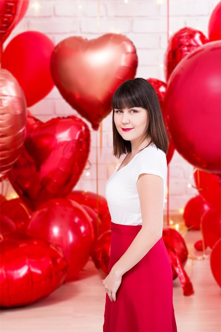 Sfondo Della Stanza Con Muro Di Mattoni Bianchi A Forma Di Palloncino Con Cuore Rosso Di San Valentino M12-12