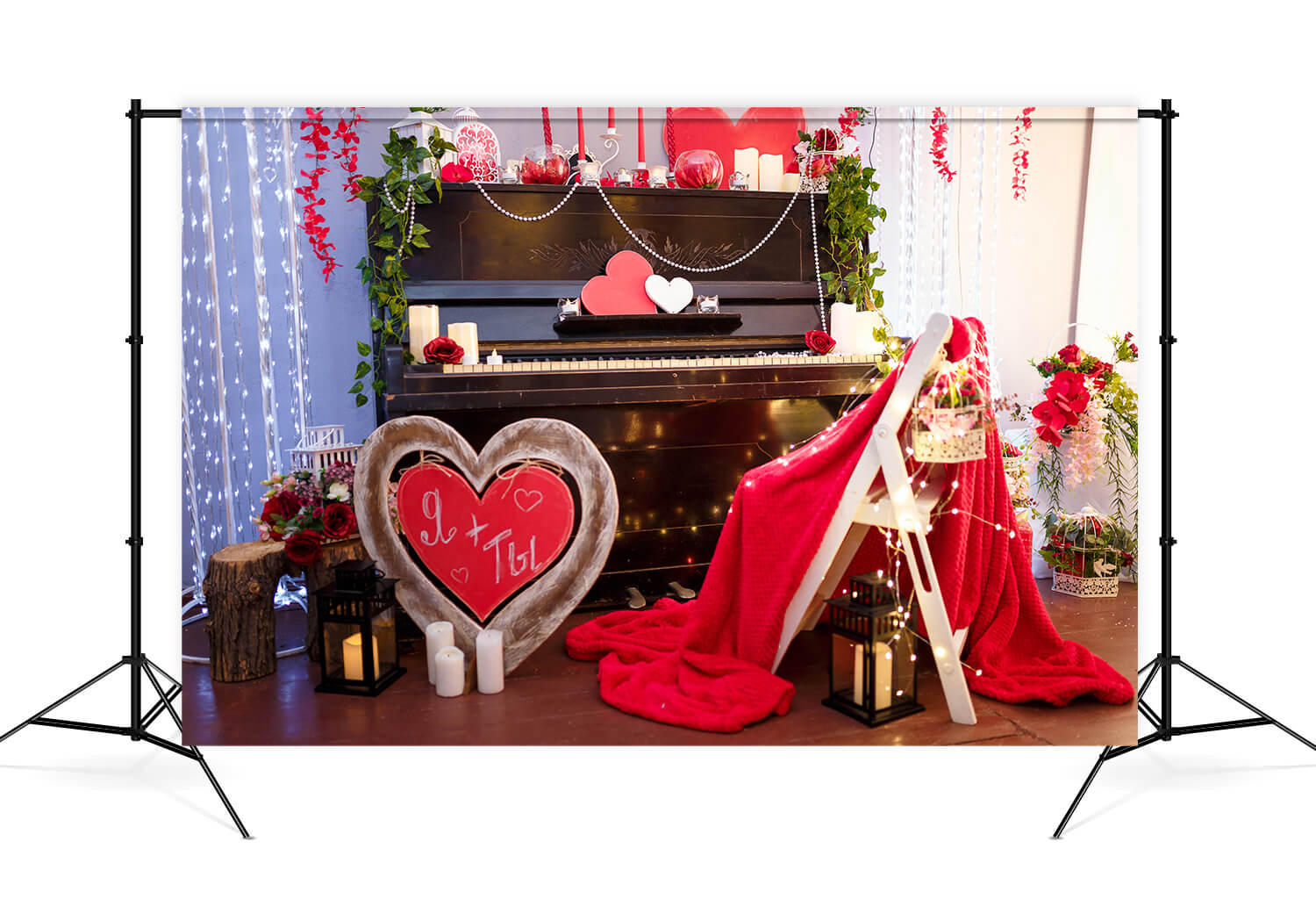 Decorazioni Romantiche Per Pianoforte Con Cuore Rosso Di San Valentino Con Sfondo Floreale M12-18