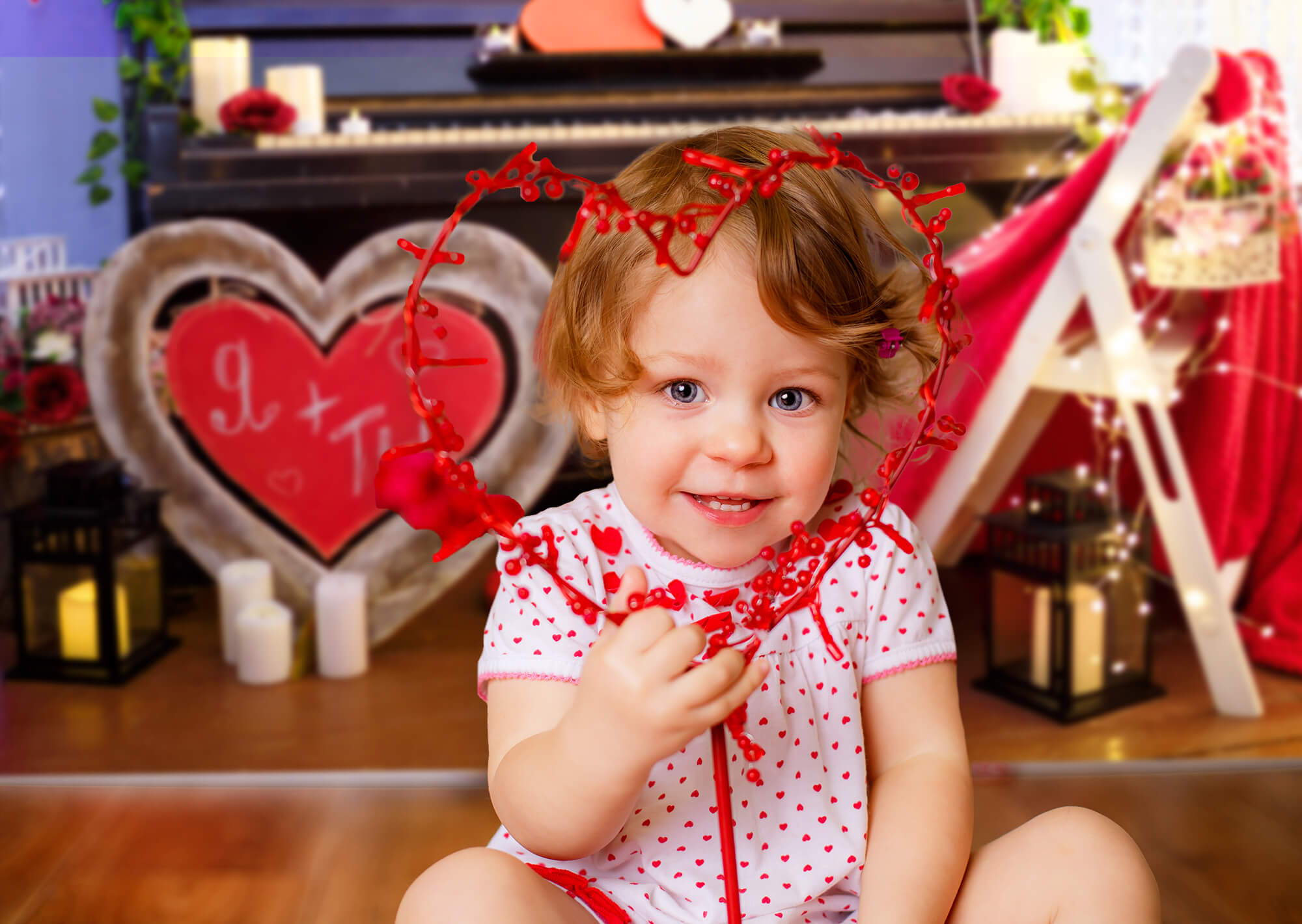 Decorazioni Romantiche Per Pianoforte Con Cuore Rosso Di San Valentino Con Sfondo Floreale M12-18