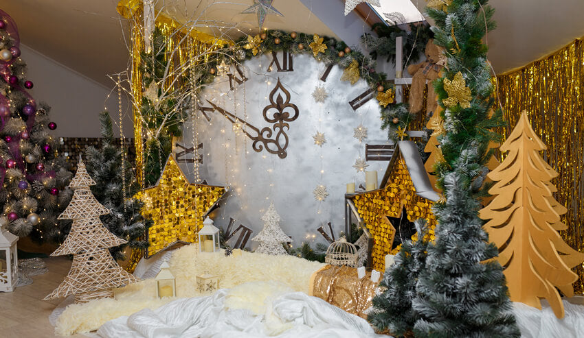 Sfondo Dell'Albero Di Abete Con Stelle Dorate Della Campana Della Sera Di Natale M6-96