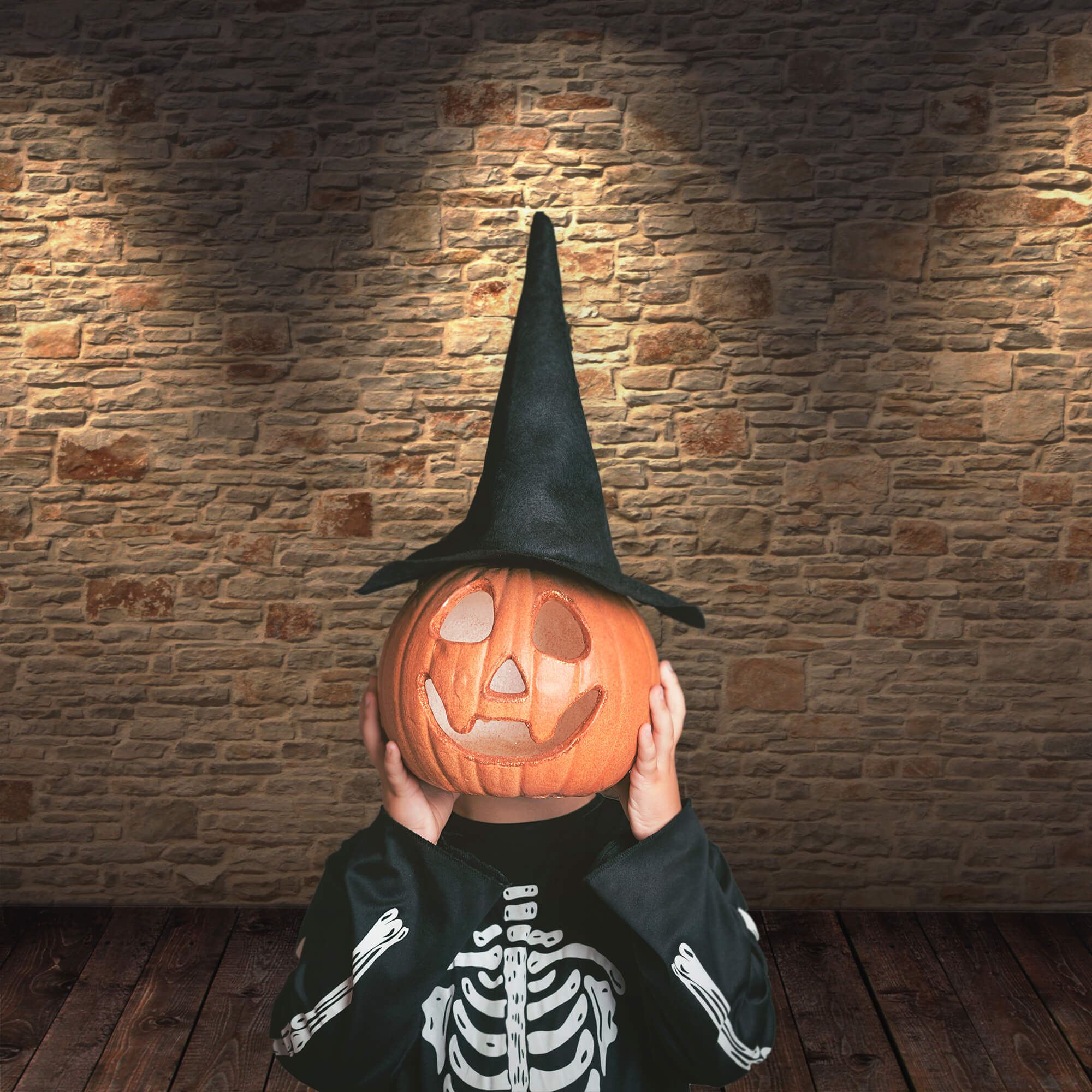 Retro Muro Di Mattoni Illumina Il Pavimento In Legno Sullo Sfondo M8-07