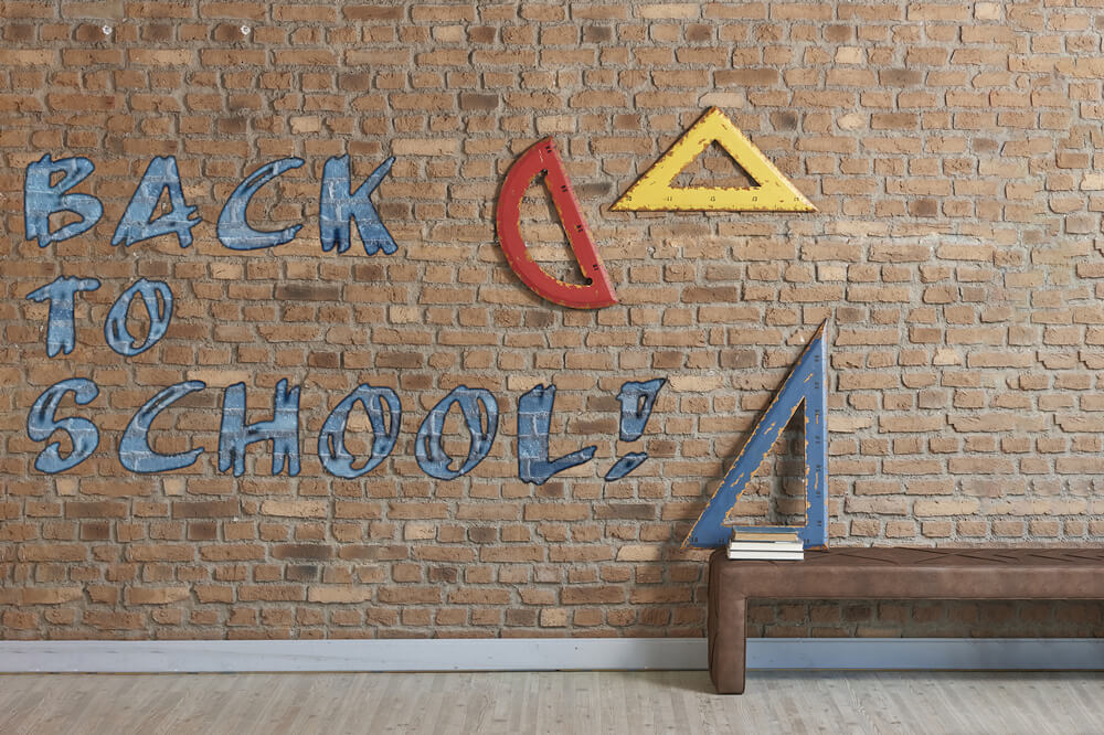 Righelli Muro Di Mattoni Sfondo Ritorno A Scuola RR6-29