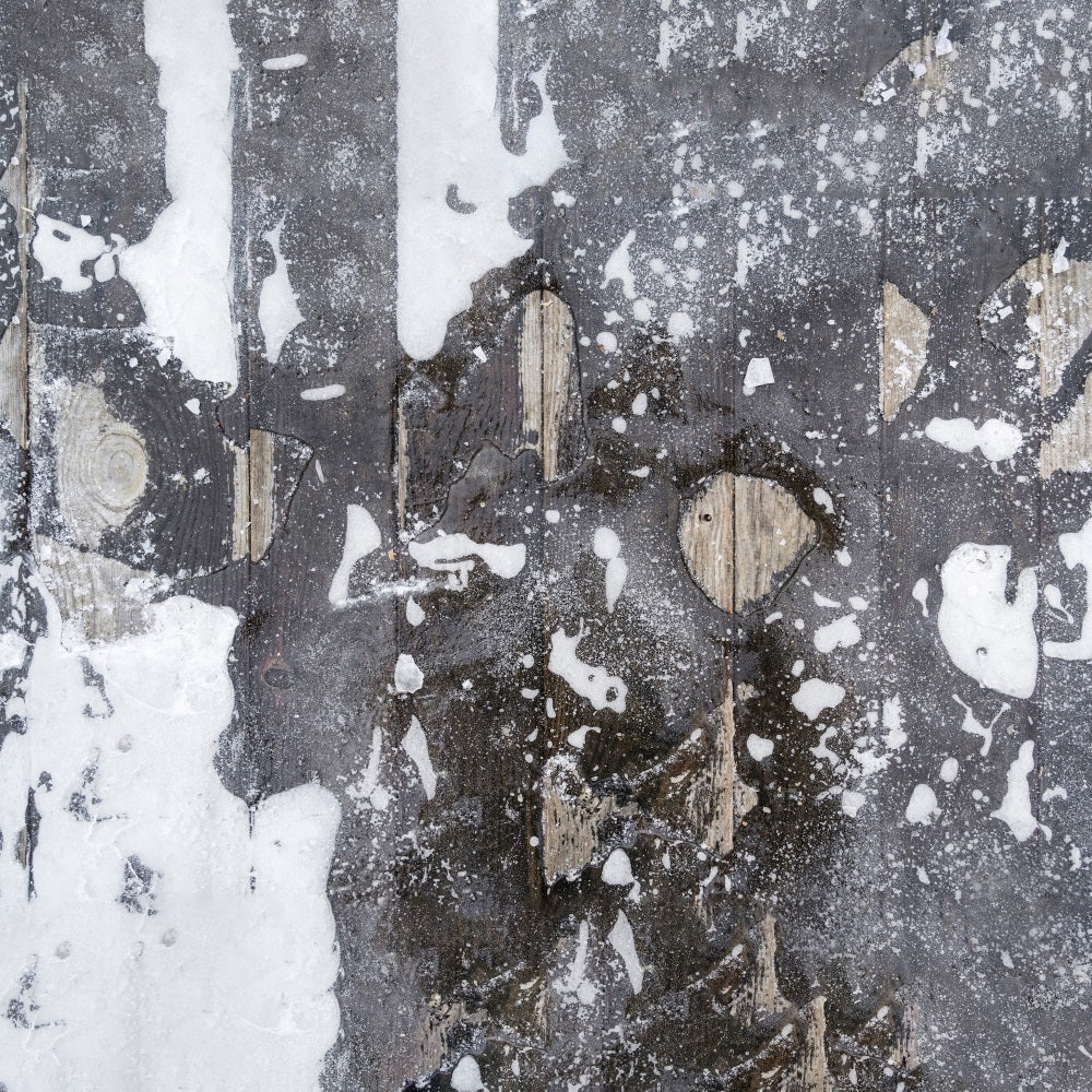 Sfondo Del Pavimento Innevato Con Assi Di Legno Usurate RR7-544
