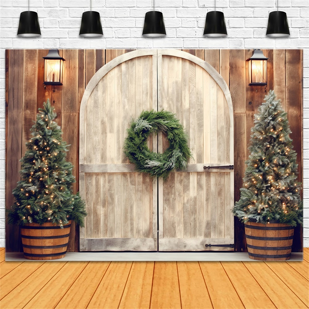 Sfondo Di Alberi Illuminati Da Una Porta Rustica Di Natale RR8-178