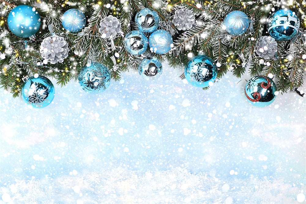 Sfondo Di Ornamenti Blu Con Rami Innevati Di Natale RR8-241