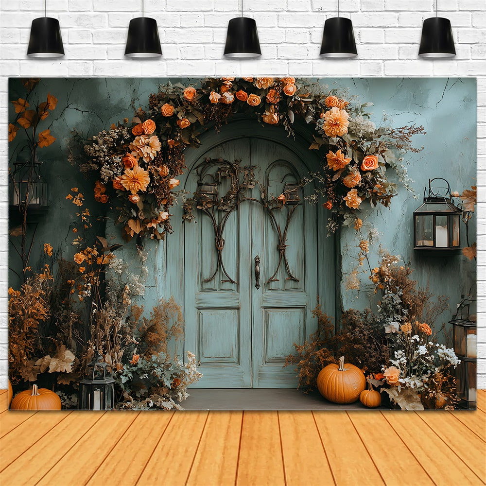 Sfondo Di Fiori Autunnali Con Porta A Muro Verde Vintage RR9-23