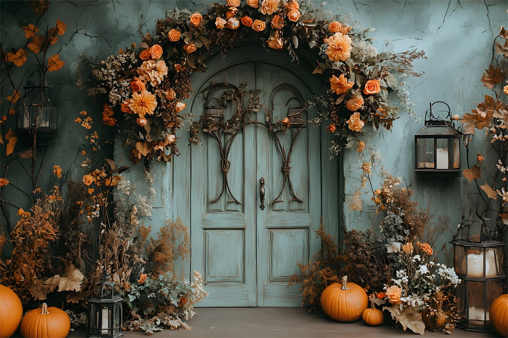 Sfondo Di Fiori Autunnali Con Porta A Muro Verde Vintage RR9-23