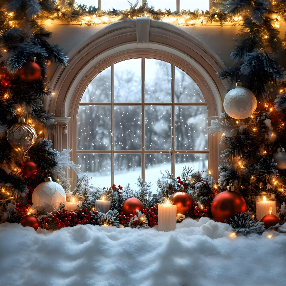Decorazioni Per Palline Di Natale Sullo Sfondo Della Finestra Con Vista Dei Fiocchi Di Neve RR9-71