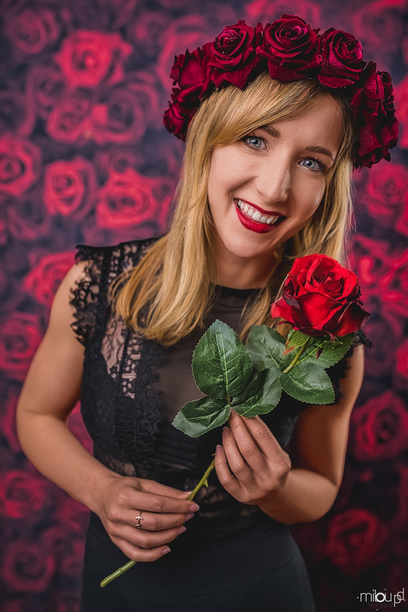 Sfondo Di Fiori Fondale Rosso S-3171