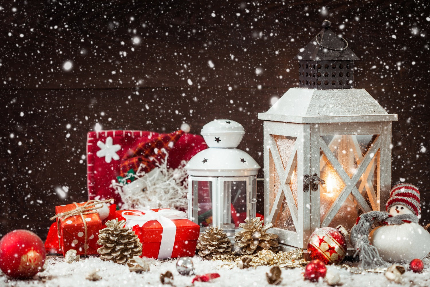 Fondali Invernali Lanterne Di Natale Regali Pigne Sfondo Di Neve BRP11-472