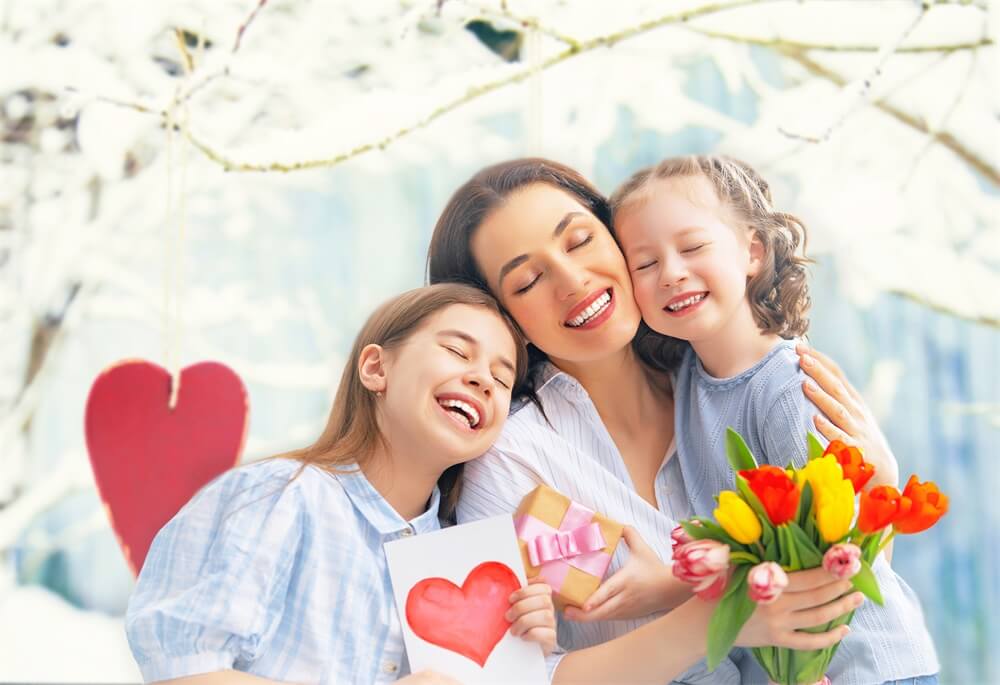 Ramo Di Un Albero Innevato Invernale Appeso Con Placca In Legno D'Amore Sfondo Romantico M12-08