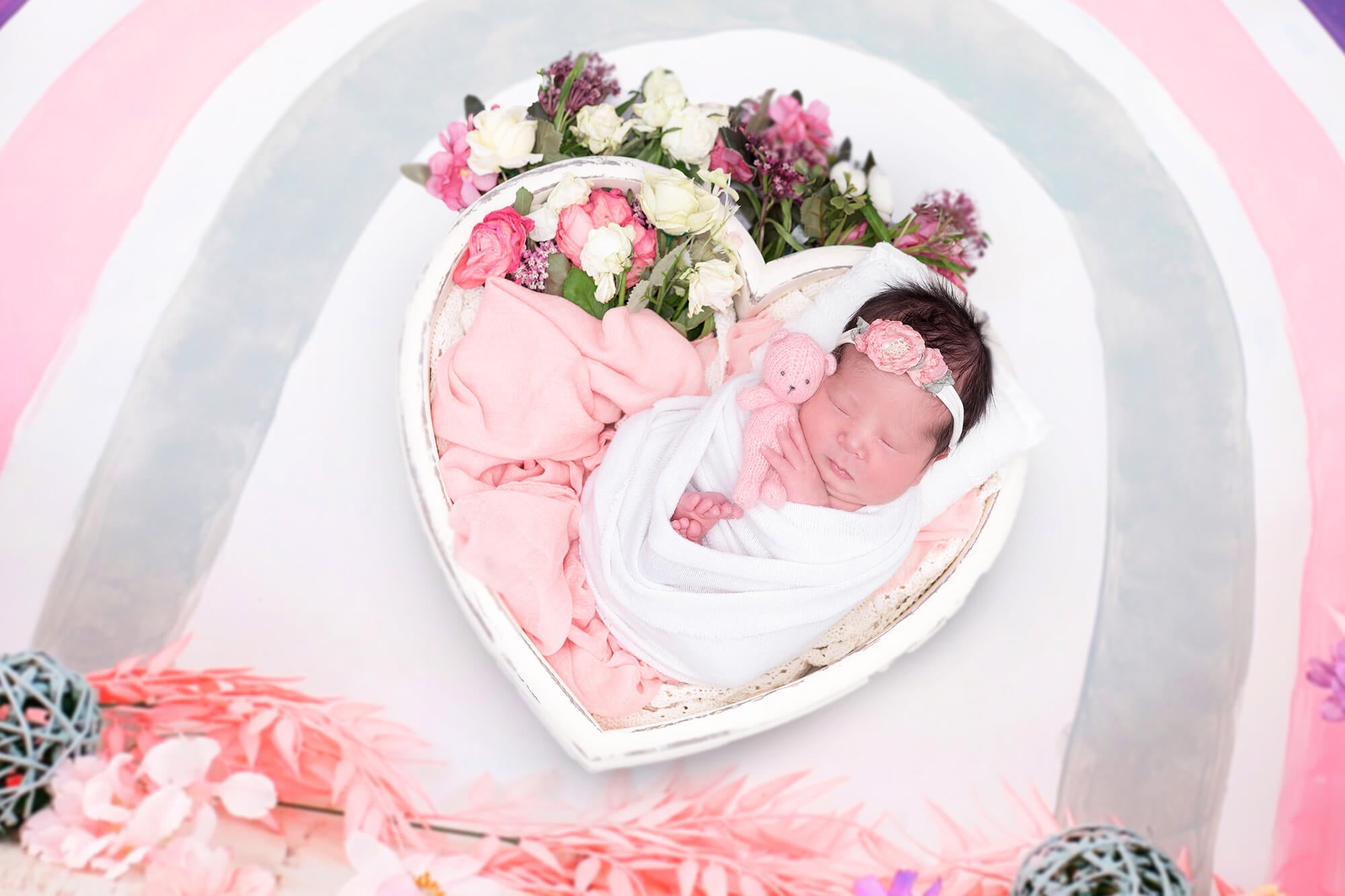 Sfondo Di Fiori Secchi Con Piume Di Palline In Rattan Arcobaleno Bohemien M12-20