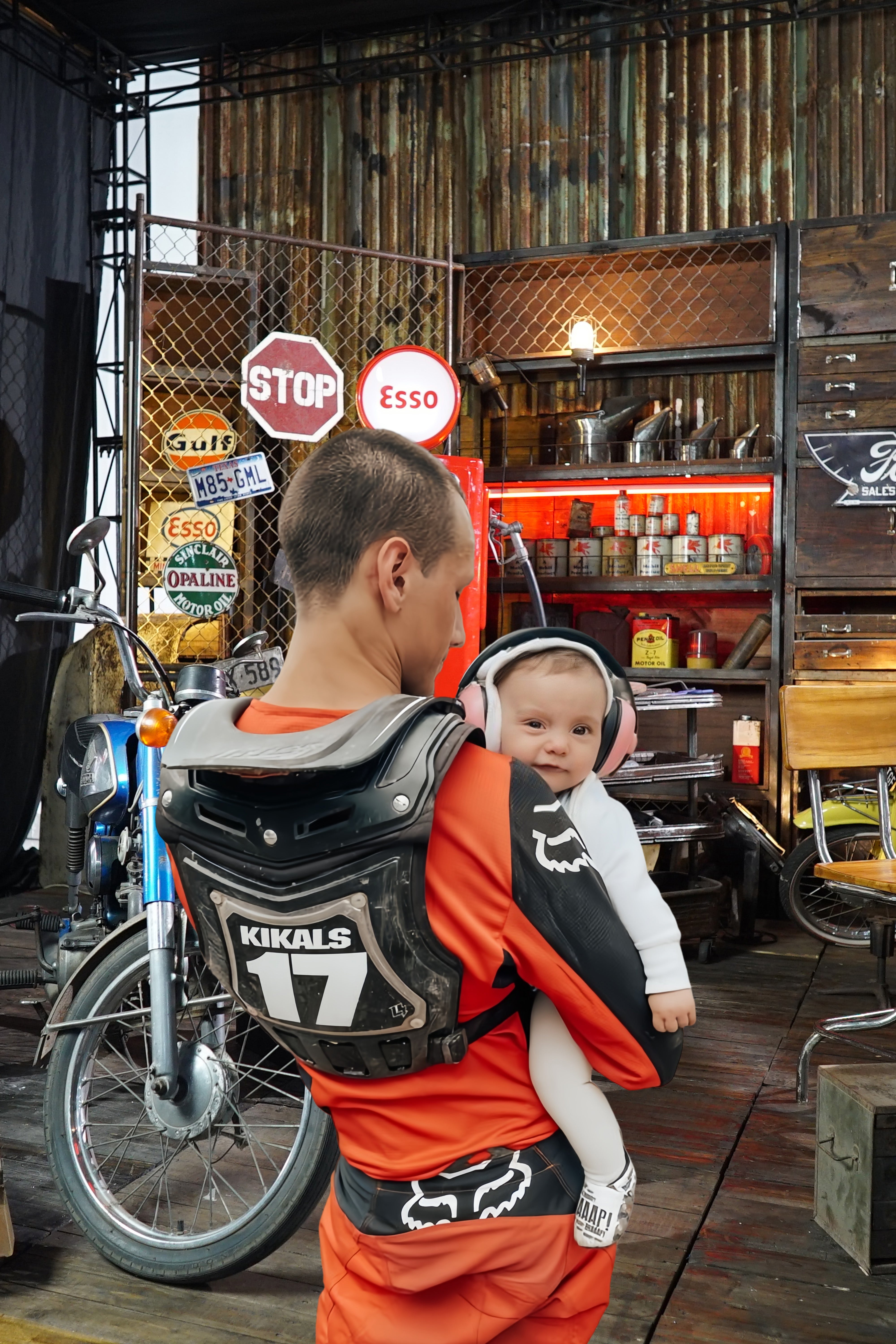 Sfondo Del Garage Del Negozio Di Riparazione Auto Per La Festa Del Papa RR5-18