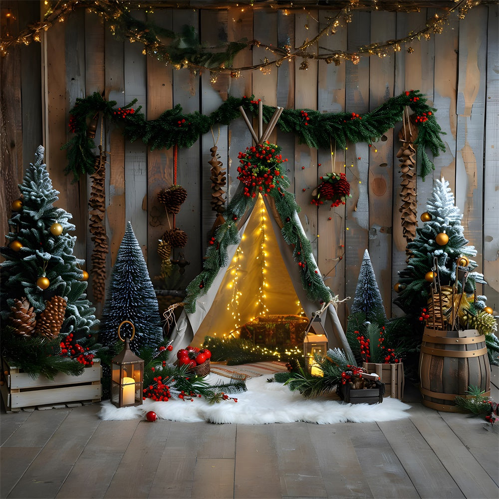 Alberi Di Natale Decorati Con Una Piccola Tenda Sullo Sfondo RR8-10